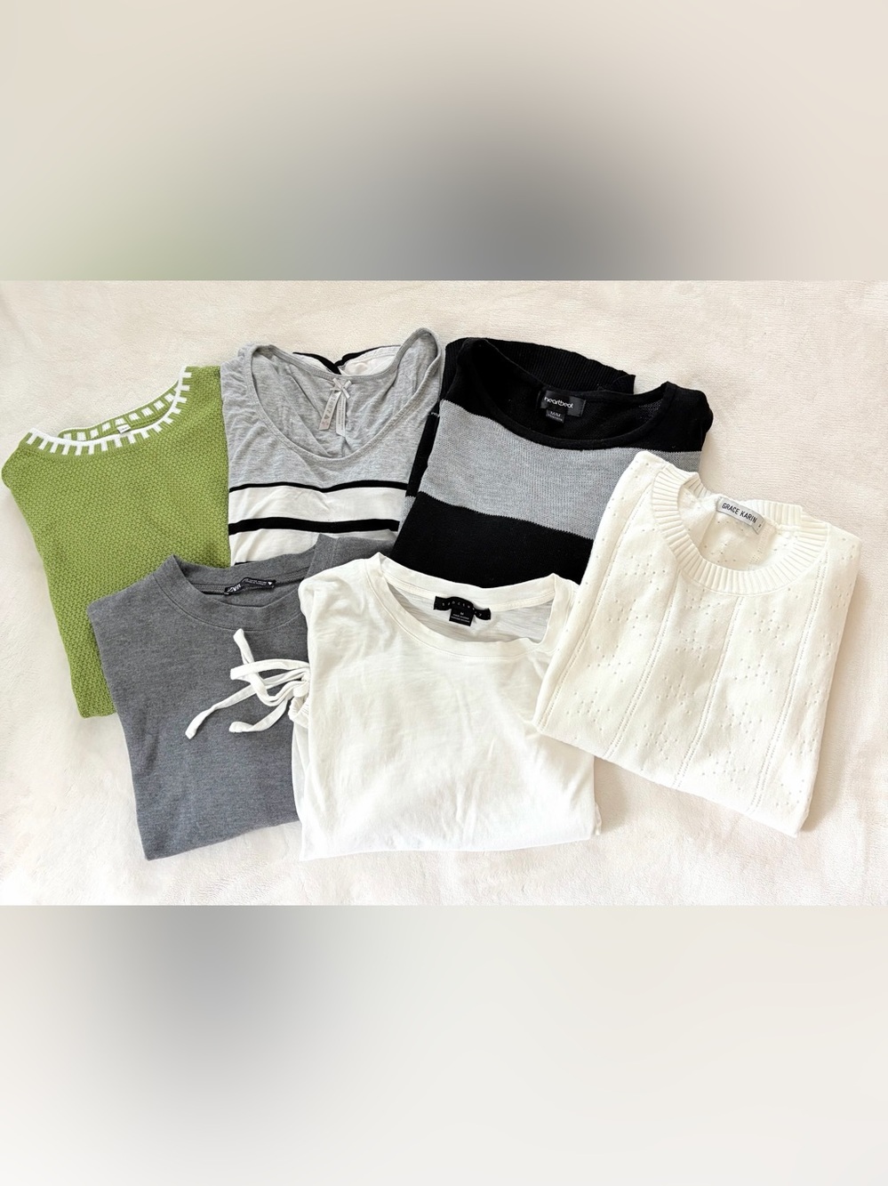 👗 BUNDLE OF Short Sleeve Tops Size M